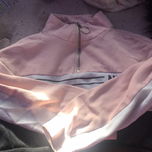 cropped hoodie - Picture 4 of 6